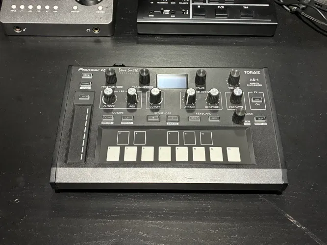 Sintetizador Analógico Pioneer Toraiz AS-1 Dave Smith