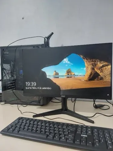 Monitor AOC 21.5" VGA e HDMI e painel VA, preta, 22B1HM5