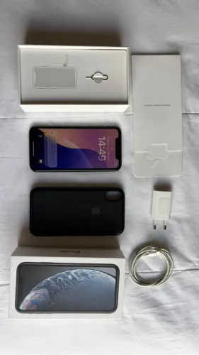 Vendo iPhone XR preto de 64GB em perfeitas condições!