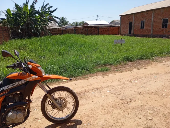 Vende-se 2 terrenos