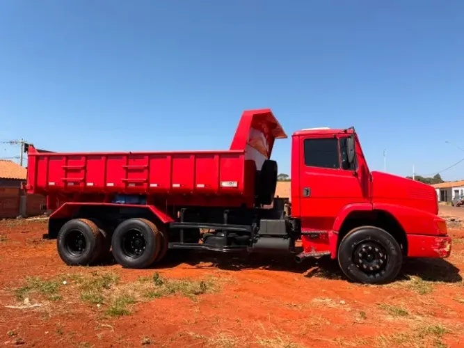 Caminhão MB 1620 caçamba basculante