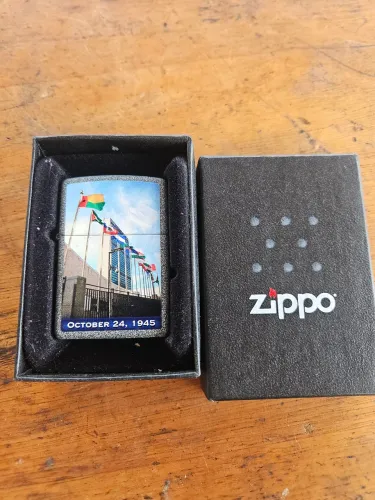 Esqueiro zippo novo