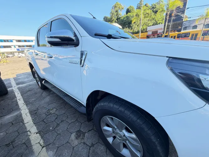 Toyota Hilux CD SRV 4X4 2.8 TDI Diesel Aut. 2017