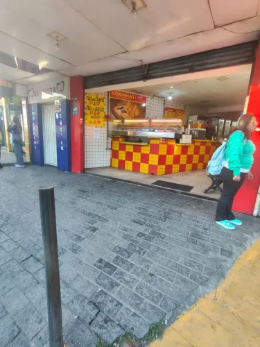Loja de salgados + (ponto)