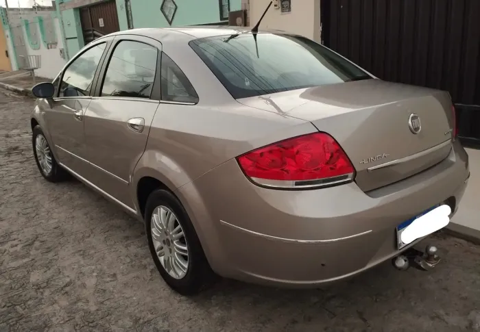 Fiat Linea Essence Dualogic 1.8 Flex 16V 4P 2013