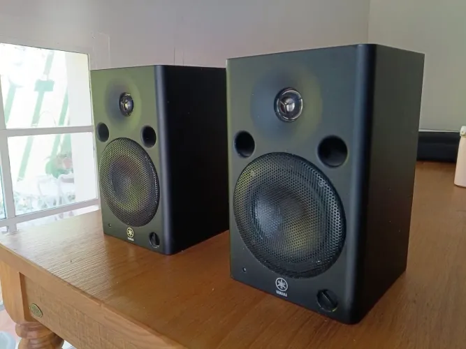 Par de Monitores Yamaha MSP5 Studio