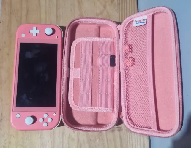 Nintendo Switch Lite Rosa + Estojo - Estado de Novo