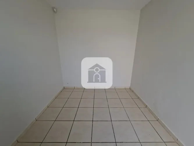 Casa para locação e venda no bairro Tibery.