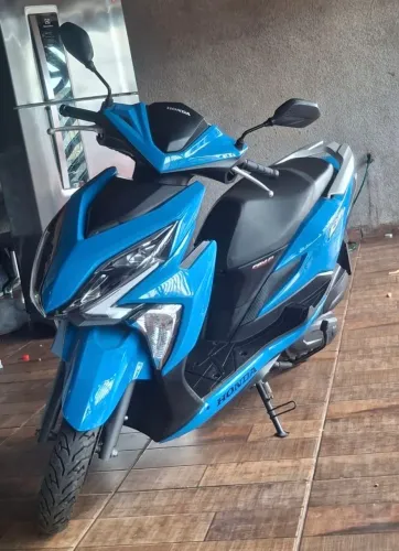 Vendo moto honda 2020