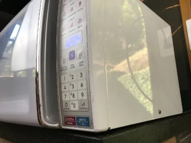 Microondas Eletrolux 34l 220V (Com plástico original no painel)