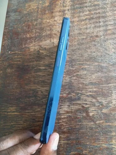 Vendo um smartphone moto g15 novo