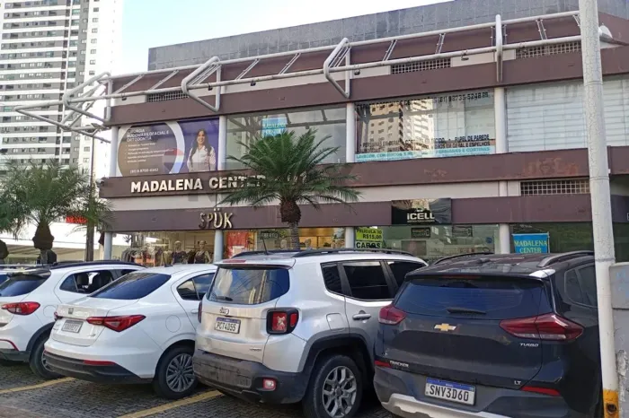 Loja Comercial com Taxas Inclusas em Avenida de Grande Movimento Madalena