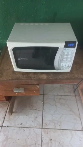 Micro-ondas Electrolux 20litros seminovo
