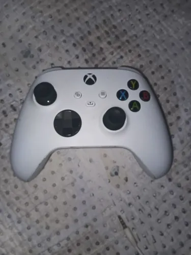 Controle de Xbox novo comprei tem 2 meses