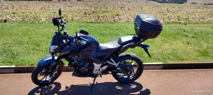 Cb 300F sem detalhes
