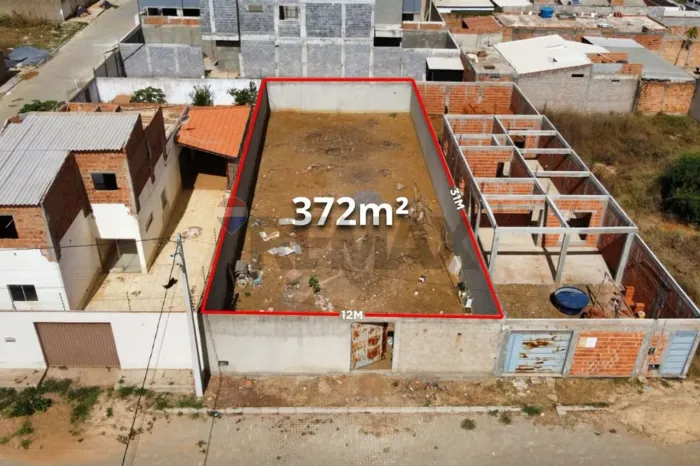 Lote murado á venda no Bairro Asa Norte - 372 m2