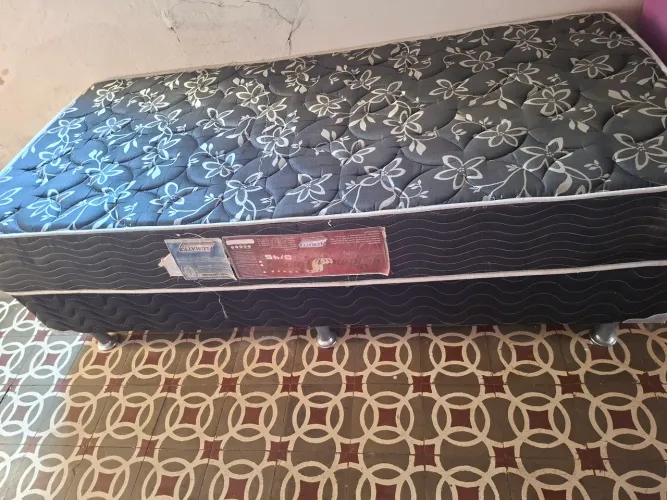 Cama box solteiro, retirada na cidade alta, não faço entrega