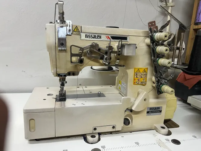 Maquina de Costura Galoneira NISSATEX