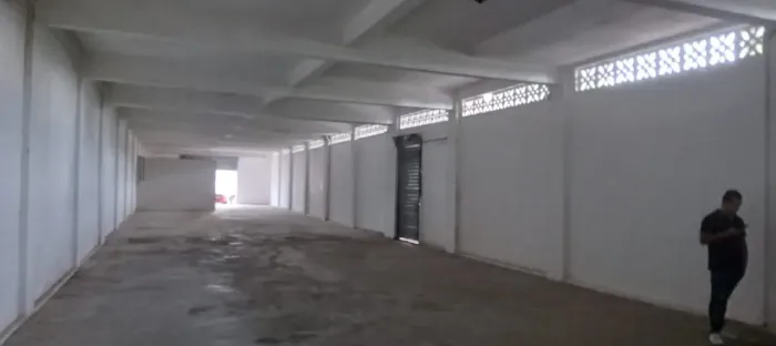 ALUGA - SE Excente Galpão medindo 500 m2 no Santo Antonio!