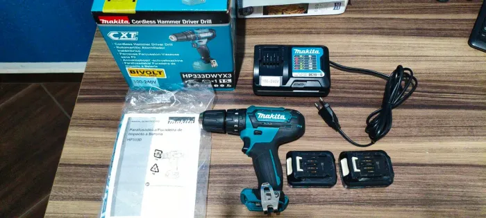 Makita parafusadeira e furadeira de impacto HP333D usada