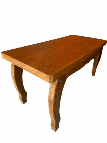 Mesa de madeira maciça