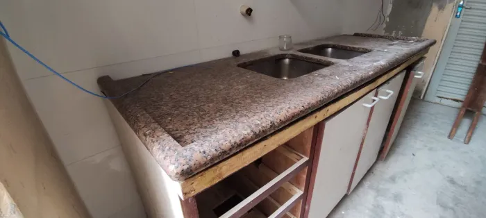 Bancada de granito cozinha com 2 cubas em inox