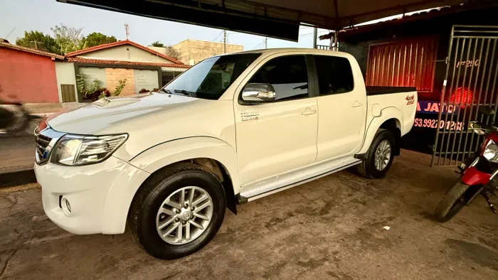 Toyota Hilux CD SRV D4-d 4X4 3.0 TDI Diesel AUT 2013