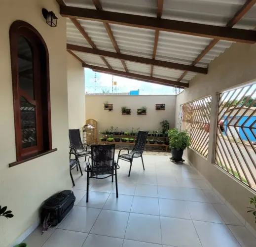 Vende-se casa na sacramenta kf 