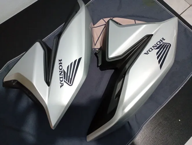 Par de asas originais HONDA TITAN 2024