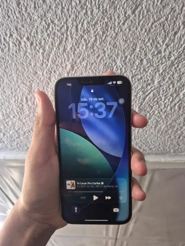 iPhone semi novo