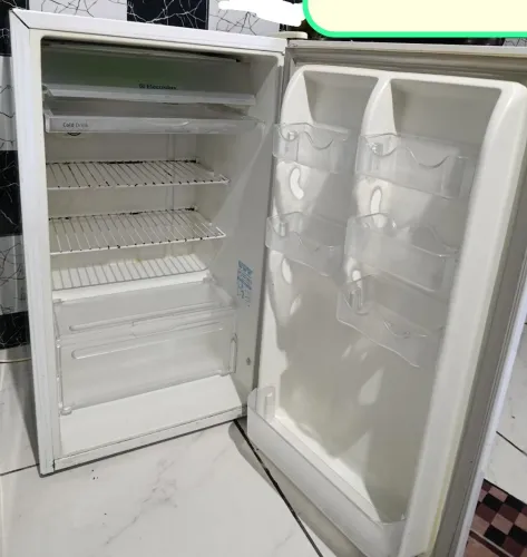 Frigobar 110v branco mecânico Electrolux