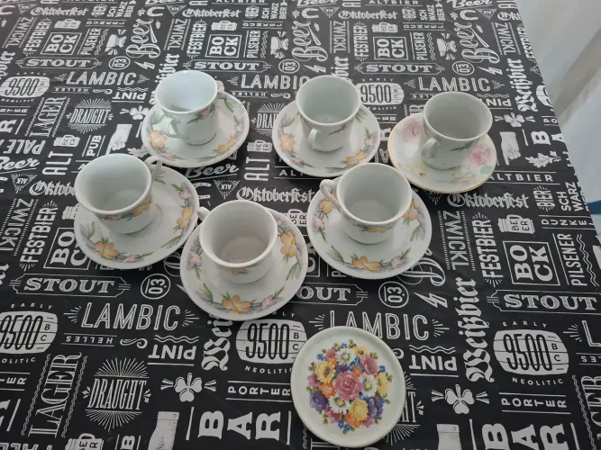 xícaras de porcelana