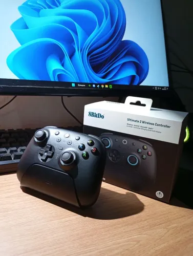 8BitDo Ultimate 2 Wireless Controller TMR + Dock ? Mercado R$350 | Vendo por R$150
