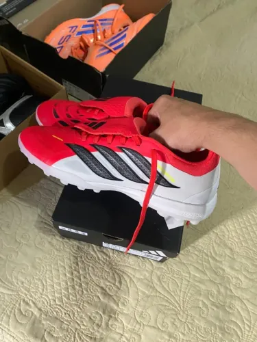 Chuteira Adidas Predator Pro TF Society
