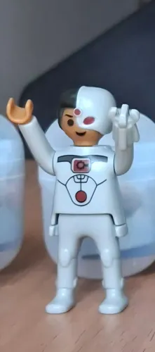 Cyborg Coleção Playmobil DC Kinder Ovo 