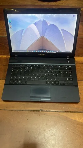 Notebook Samsung NP270E4E - (Celeron)