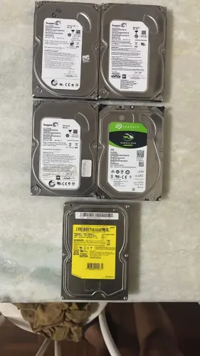 LOTE HDs BARATOS TEM DE 2TB 500GB E 750GB vejas as fotos e leia o anuncio