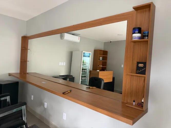 Bancada com espelho