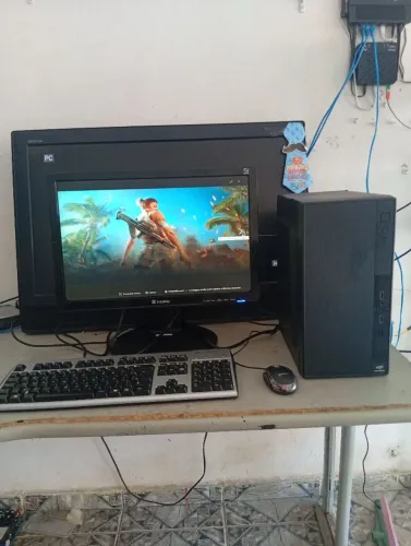 Vende se Pc completo core i5 4 geração 8gb memória HD 500gb trecado e mause monitor 20