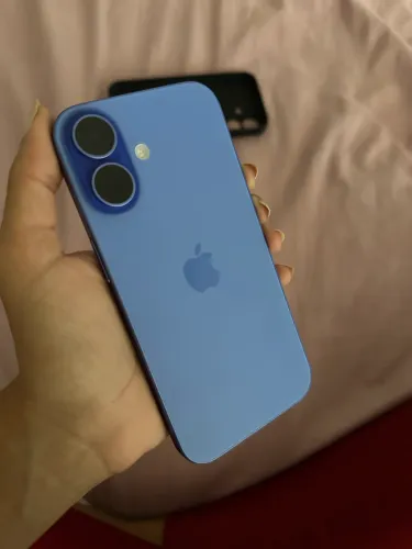 iPhone 16