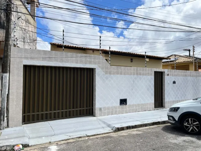Aluga-se casa