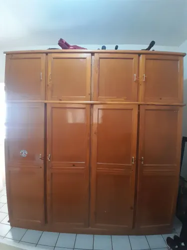 Vendo guarda roupas OBS: DESMONTAGEM POR CONYA DO CLIENTE.