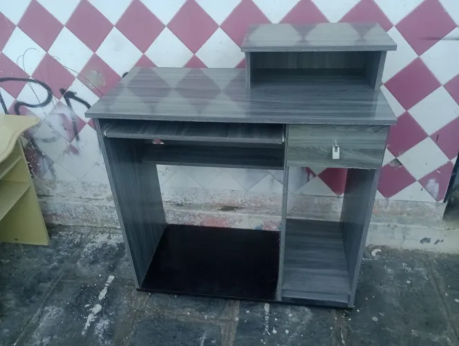 Mesa computador rodas gaveta 