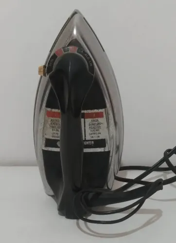 Ferro de passar roupa Black&Decker 120v