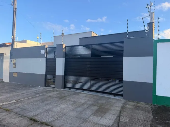 CASA 2/4 com suite e Closet - Bairro Tomba