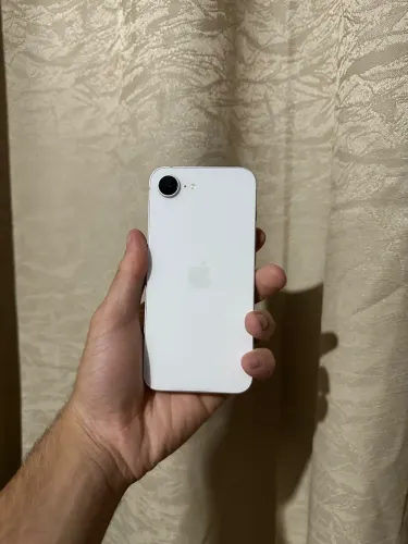Vende-se ou troco Iphone 16e