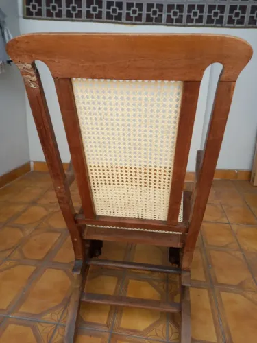 CADEIRA DE BALANÇO COM MOLA - Antiguidade 