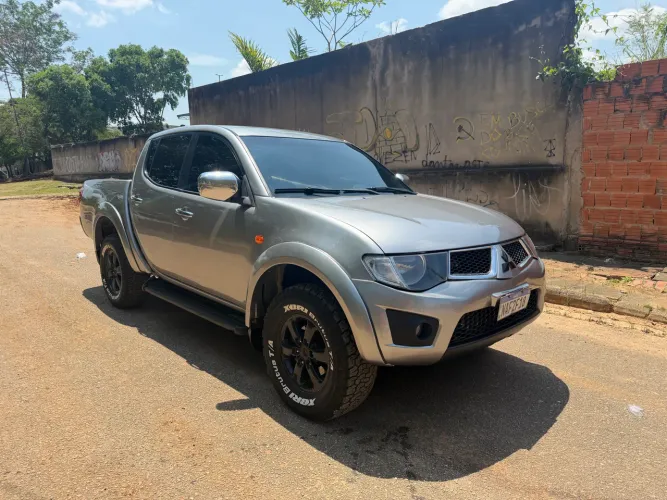 Mitsubishi L200 Triton HPE 3.2 CD TB Int.diesel AUT 2012