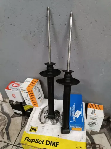 "" "Super Promoção Mês Maio" "" Amortecedor traseiro Saveiro/Parati - Valor 80,00 (cada)