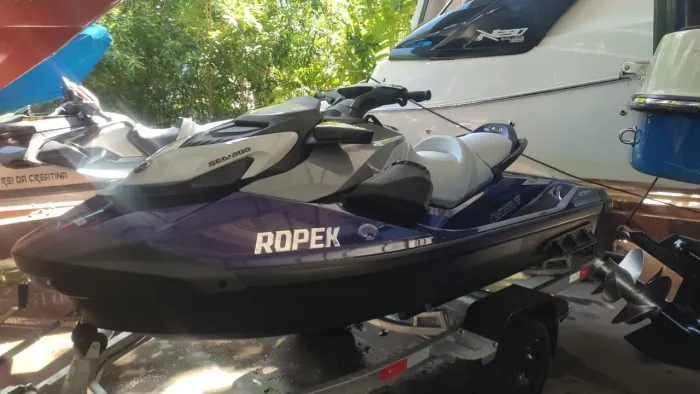 Jet ski sea doo gti 170 se